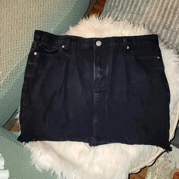 Forever 21 Plus - Picture 1 of 5